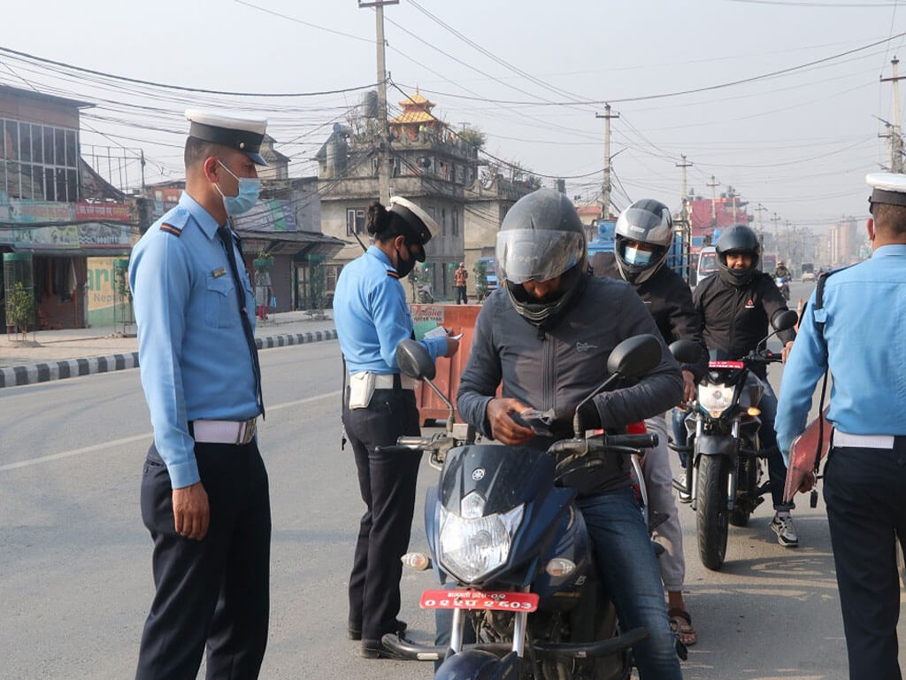 २४ घण्टामा दुई हजार ६९२ जना ट्राफिक कारबाहीमा