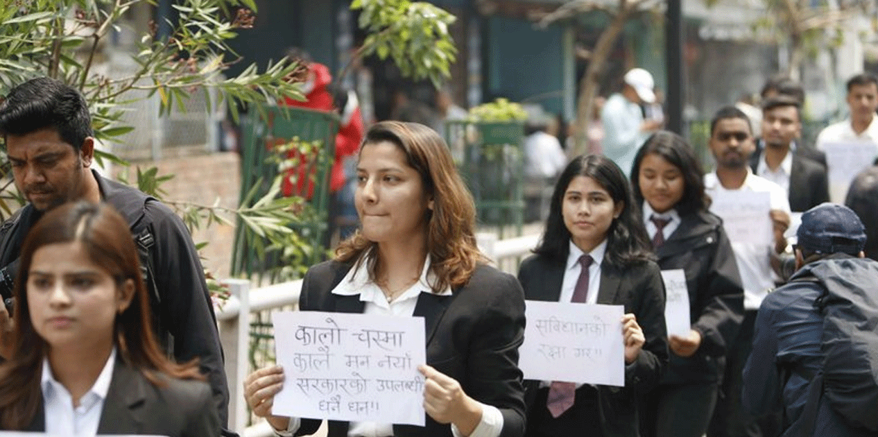 सरकारको कार्यशैलीप्रति असन्तुष्टि जनाउँदै विभिन्न मागसहित विद्यार्थी संगठनको प्रदर्शन