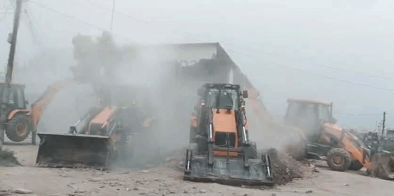 सुकुम्वासी बस्तीका घरटहरा हटाउने क्रममा २२ सुरक्षाकर्मी घाइते
