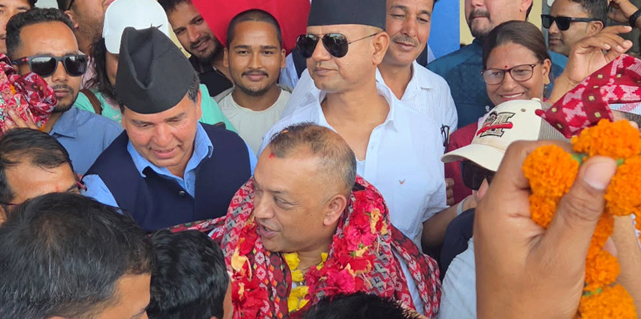 धनगढी पुगे सभापति थापा 